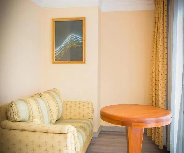 Santa Maria Hotel 3*